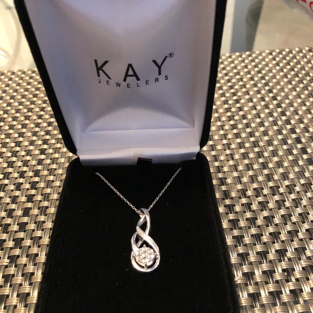 Kay Jewelers silver necklace